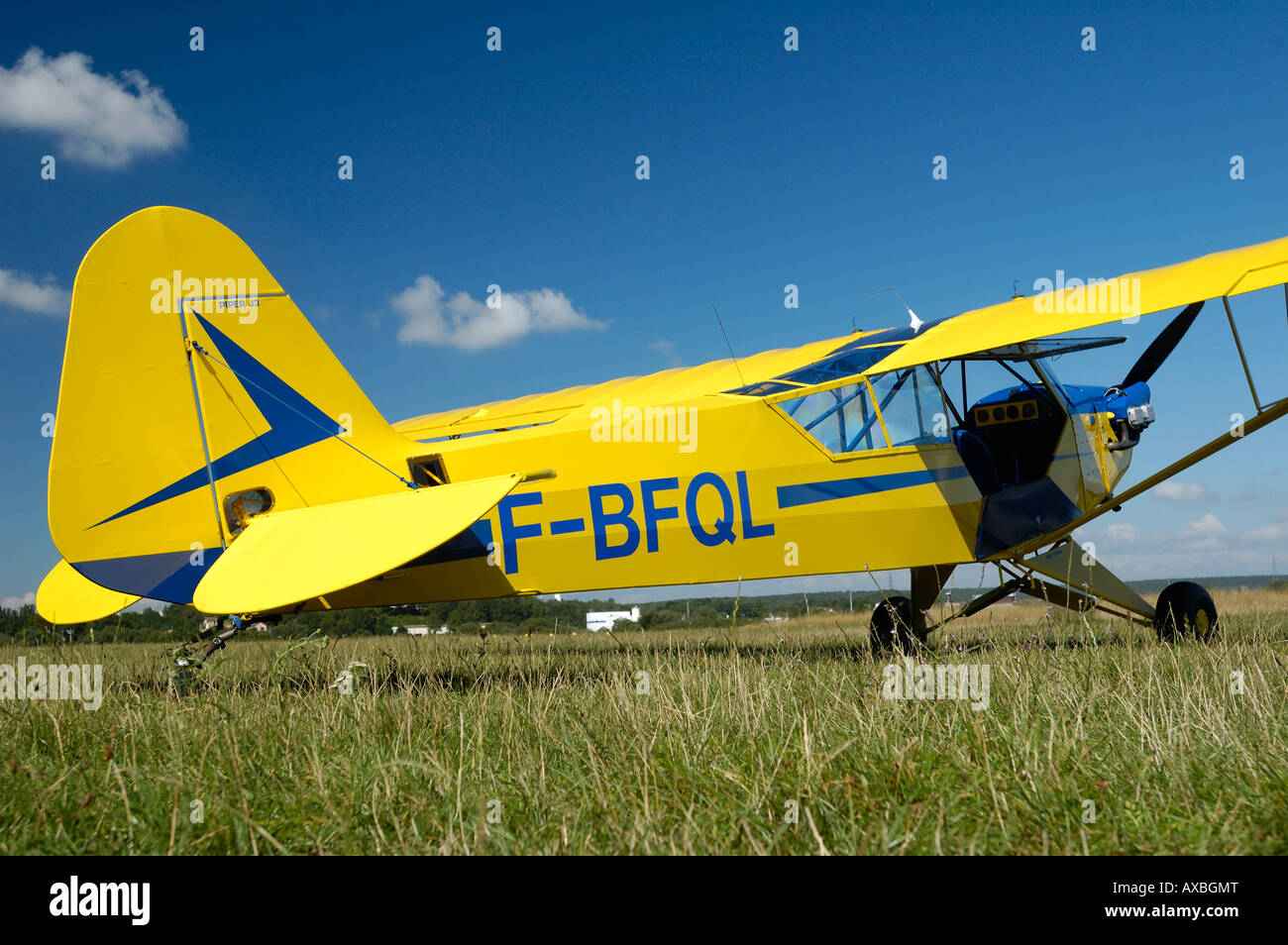 Piper cub j 3 hi-res stock photography and images - Alamy Piper cub j 3 hi-res stock photography and images - Alamy