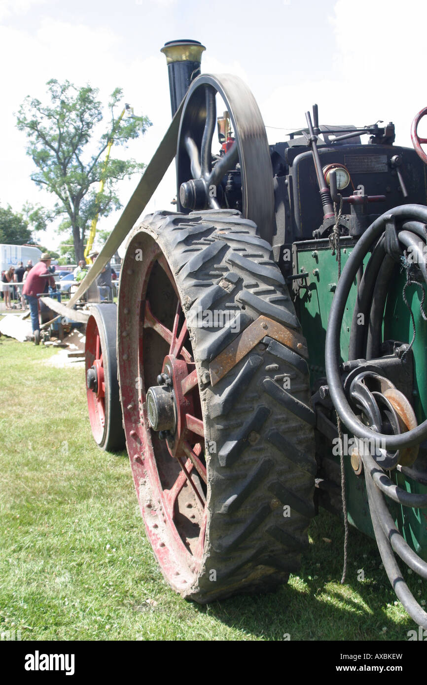 steam tractor engine power sawmill buzz saw wheels lambeth country show