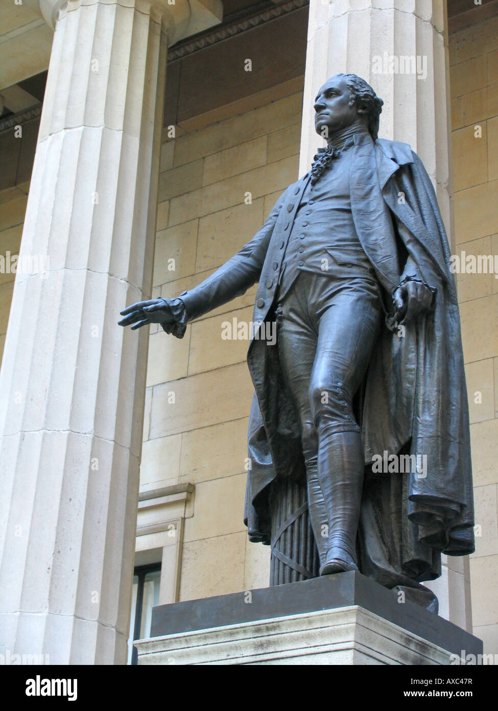 Statue of Washington outside Federal Hall in New York City, USA ...