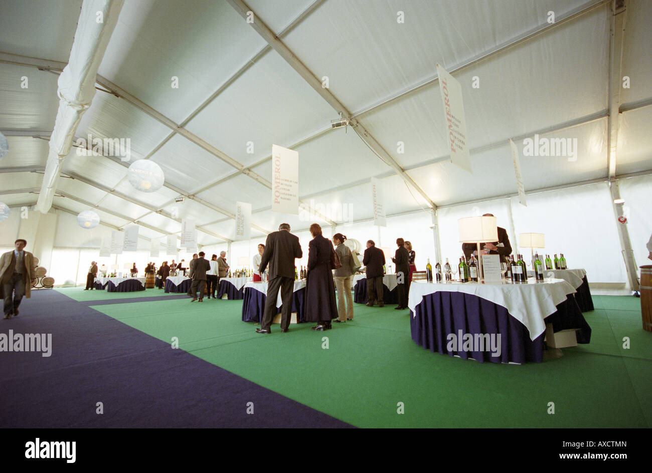 Trade wine tasting Cercle de Rive Droite. Saint Emilion. Bordeaux, France Stock Photo