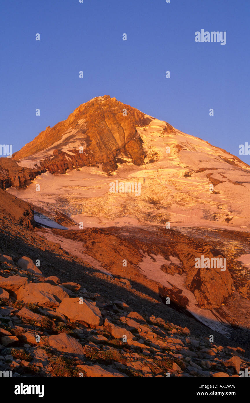 Sunrise at Cooper Spur on Mount Hood in Mount Hood National Forest