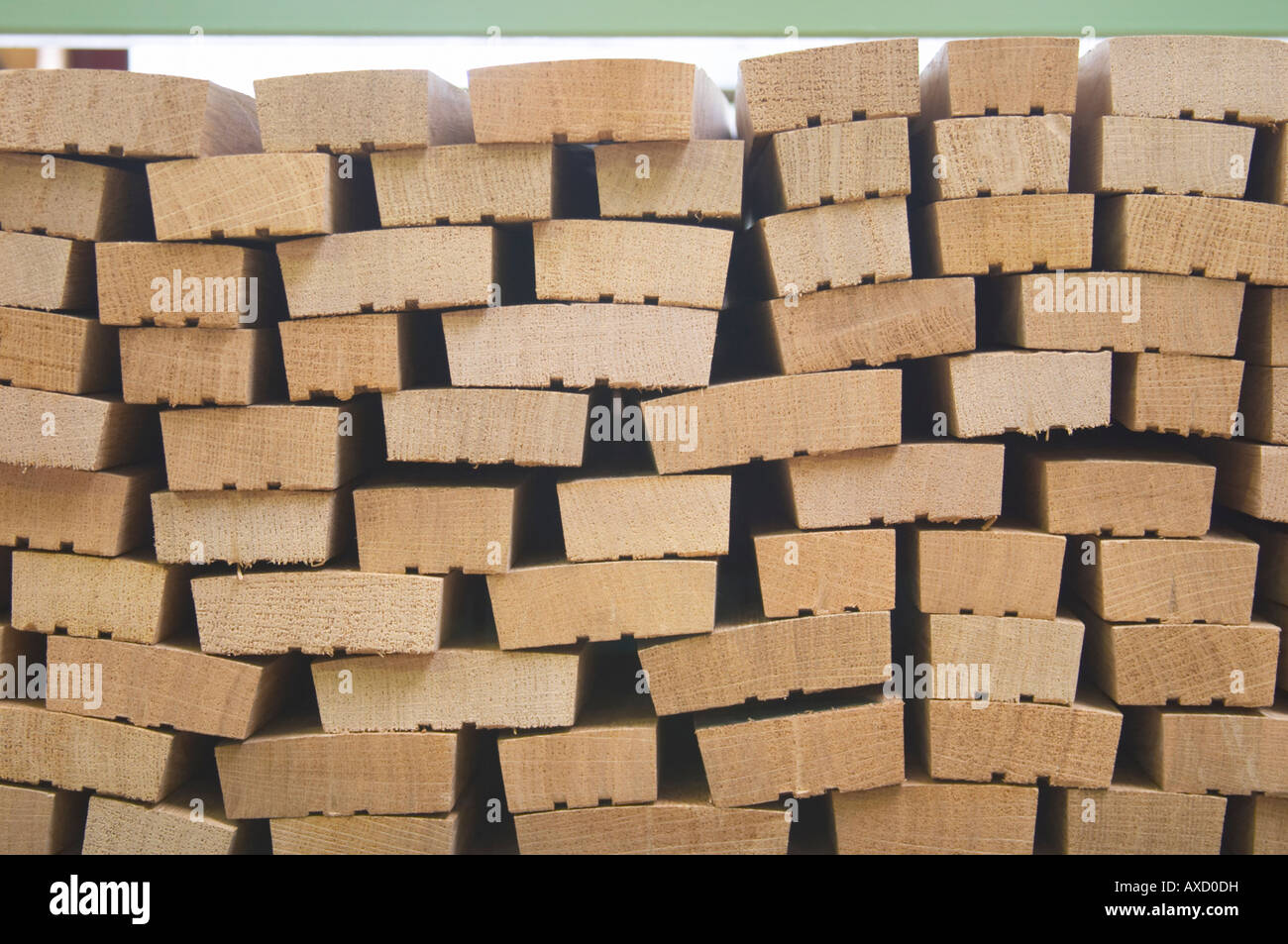 Shaped staves. Cooperage, barrel manufacturing, Cadus, Louis Jadot