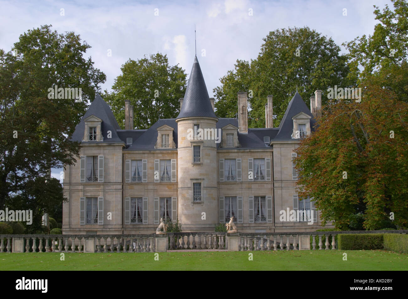 On the terrasse. Chateau Pichon Longueville Comtesse de Lalande, pauillac, Medoc, Bordeaux, France Stock Photo