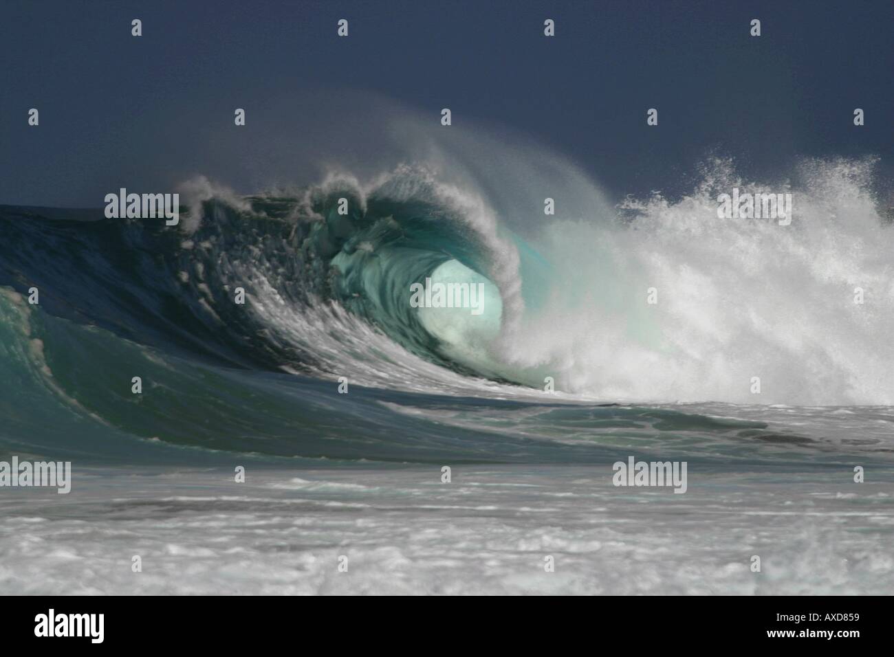 Large dangerous swell hi-res stock photography and images - Alamy