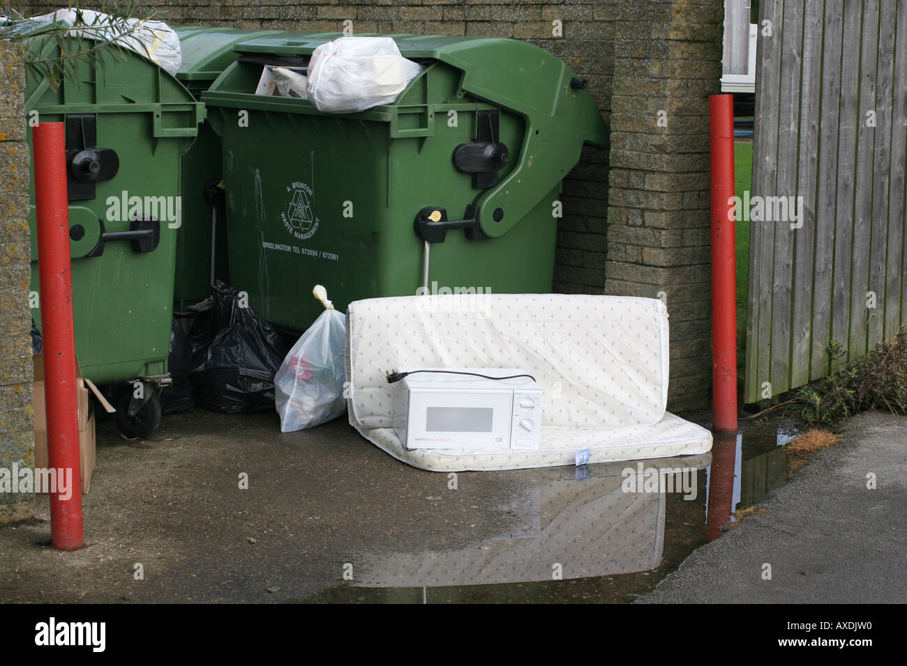 Full skip skips hires stock photography and images Alamy