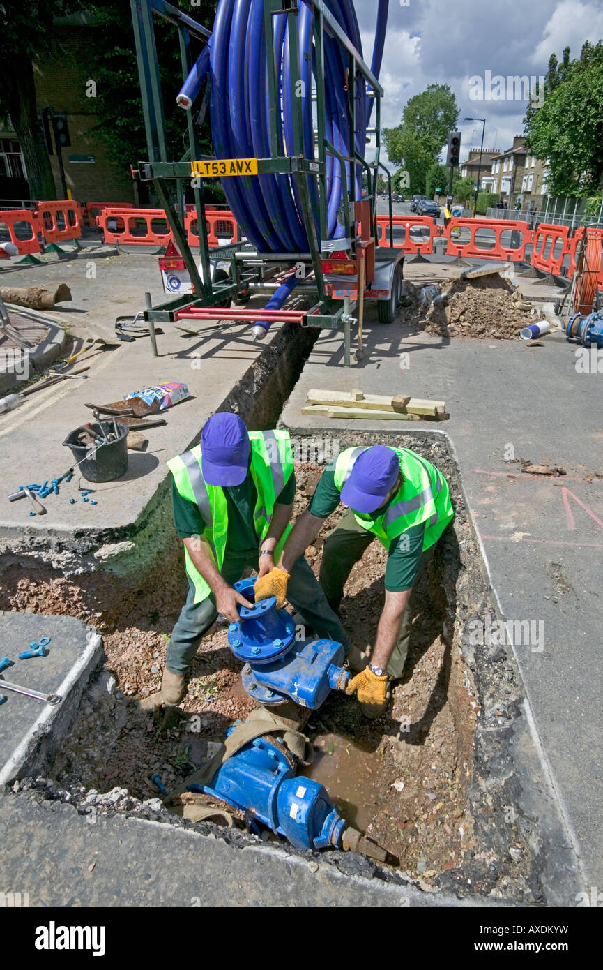 Rehabilitating a city's water supply by replacing Victorian cast iron pipes with modern