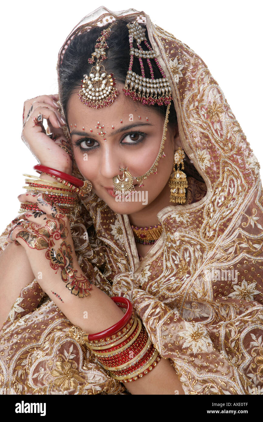 Indian bride posing hi-res stock photography and images - Alamy