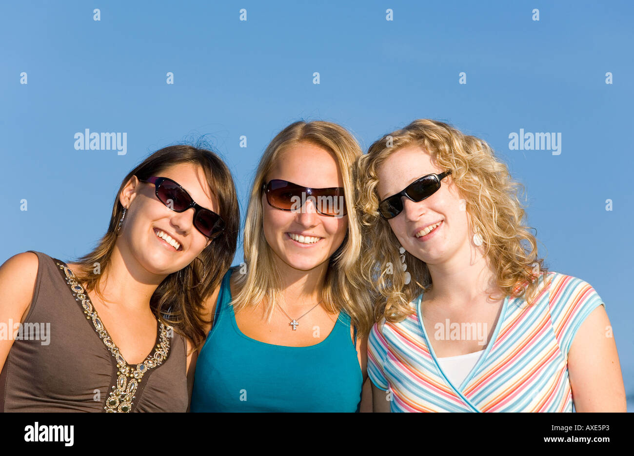 Young women youth hi-res stock photography and images - Alamy