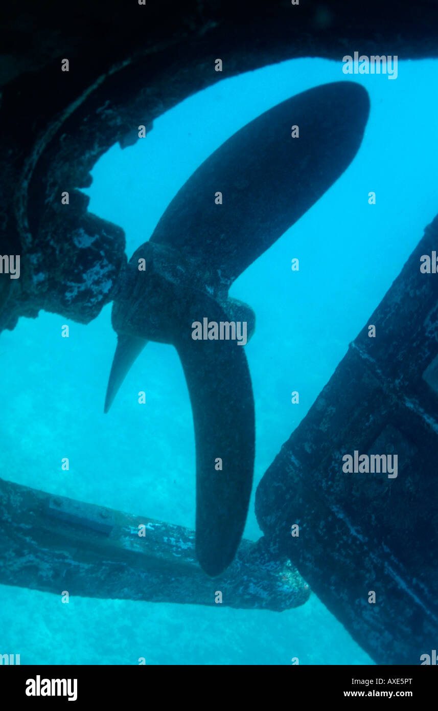 Boat rudder underwater hi-res stock photography and images - Alamy