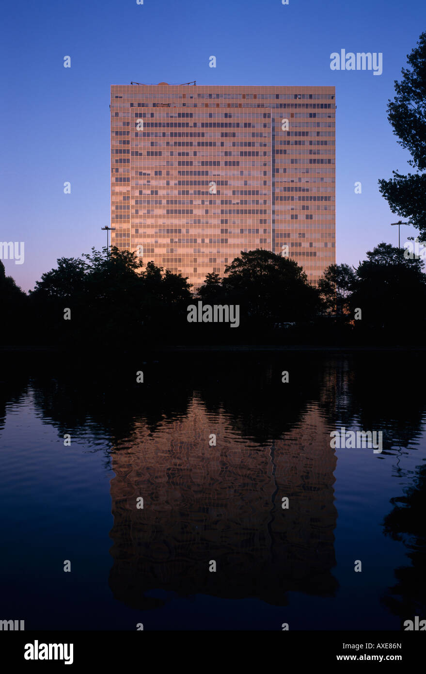 Düsseldorf, Thyssen-Hochhaus, Thyssen-Krupp Verwaltung, Dreischeibenhaus, Blick von Westen Stock Photo