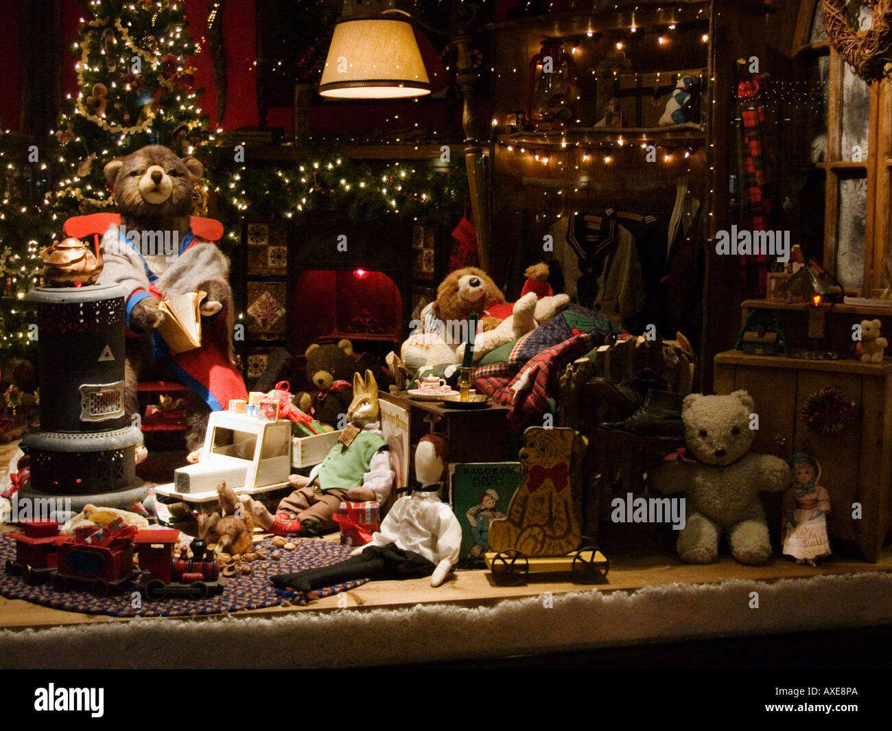 Still Life, Shop window, Christmas decorations Stock Photo - Alamy