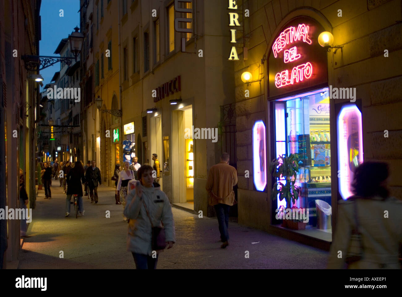 Florence. Via dei Tavolini at night Stock Photo - Alamy