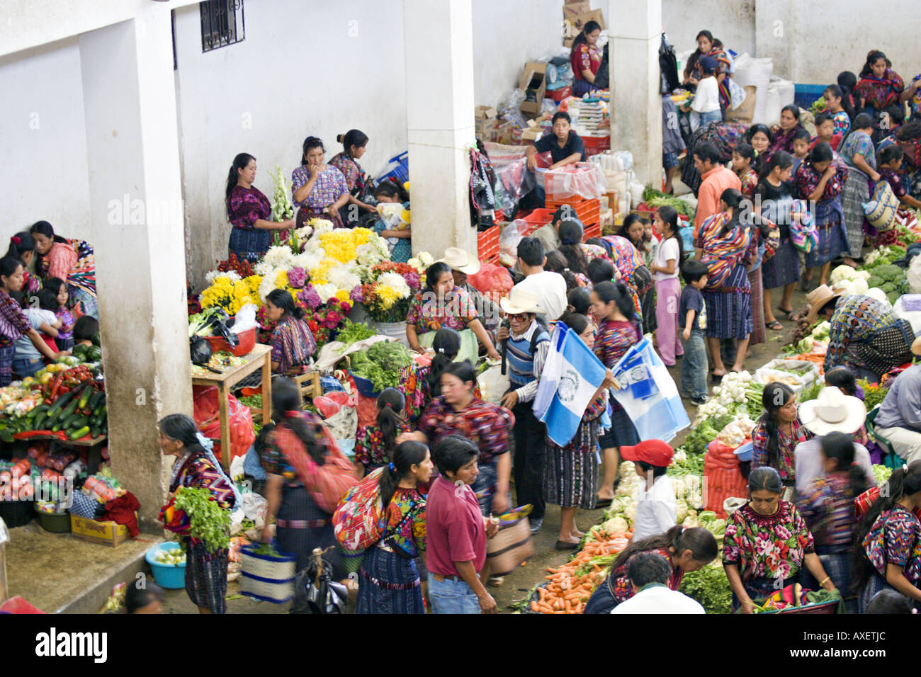 GUATEMALA CHICHICASTENANGO An overhead view of the large indoor indigenous vegetable market in Chichicastenango Stock Photo