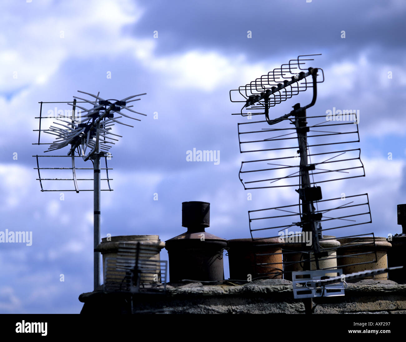Tv Aerials High Resolution Stock Photography and Images Alamy