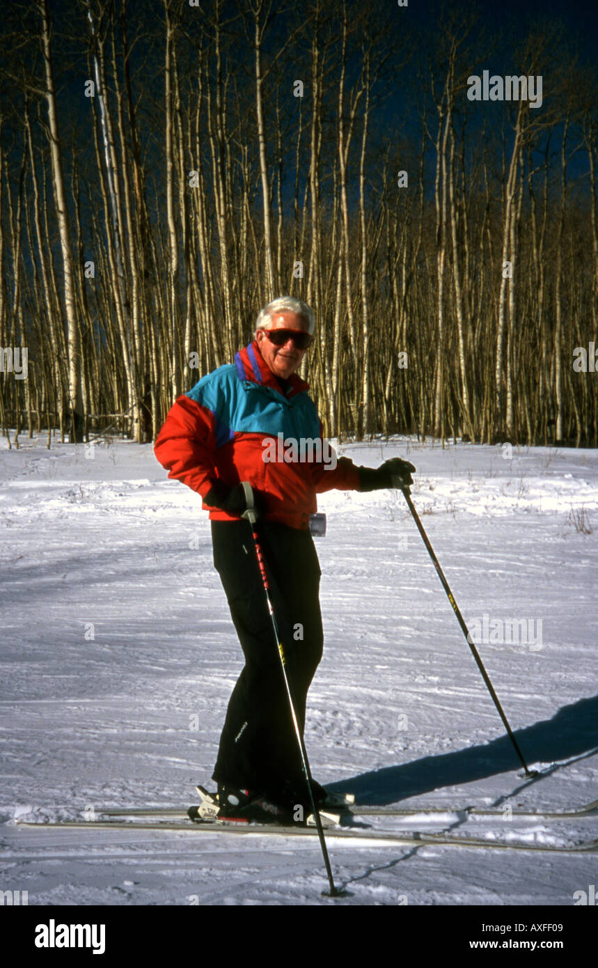 Senior skiing usa hi-res stock photography and images - Alamy