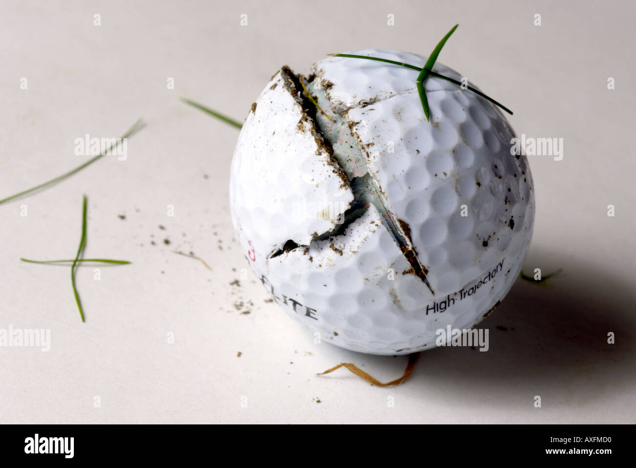 Split damaged golf ball hi-res stock photography and images - Alamy