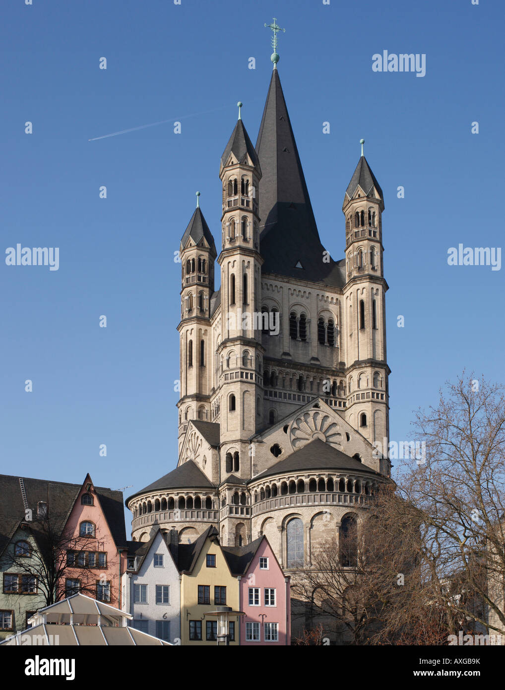 Köln, Groß St. Martin, Turm mit Dreikonchenchor von Südosten Stock Photo
