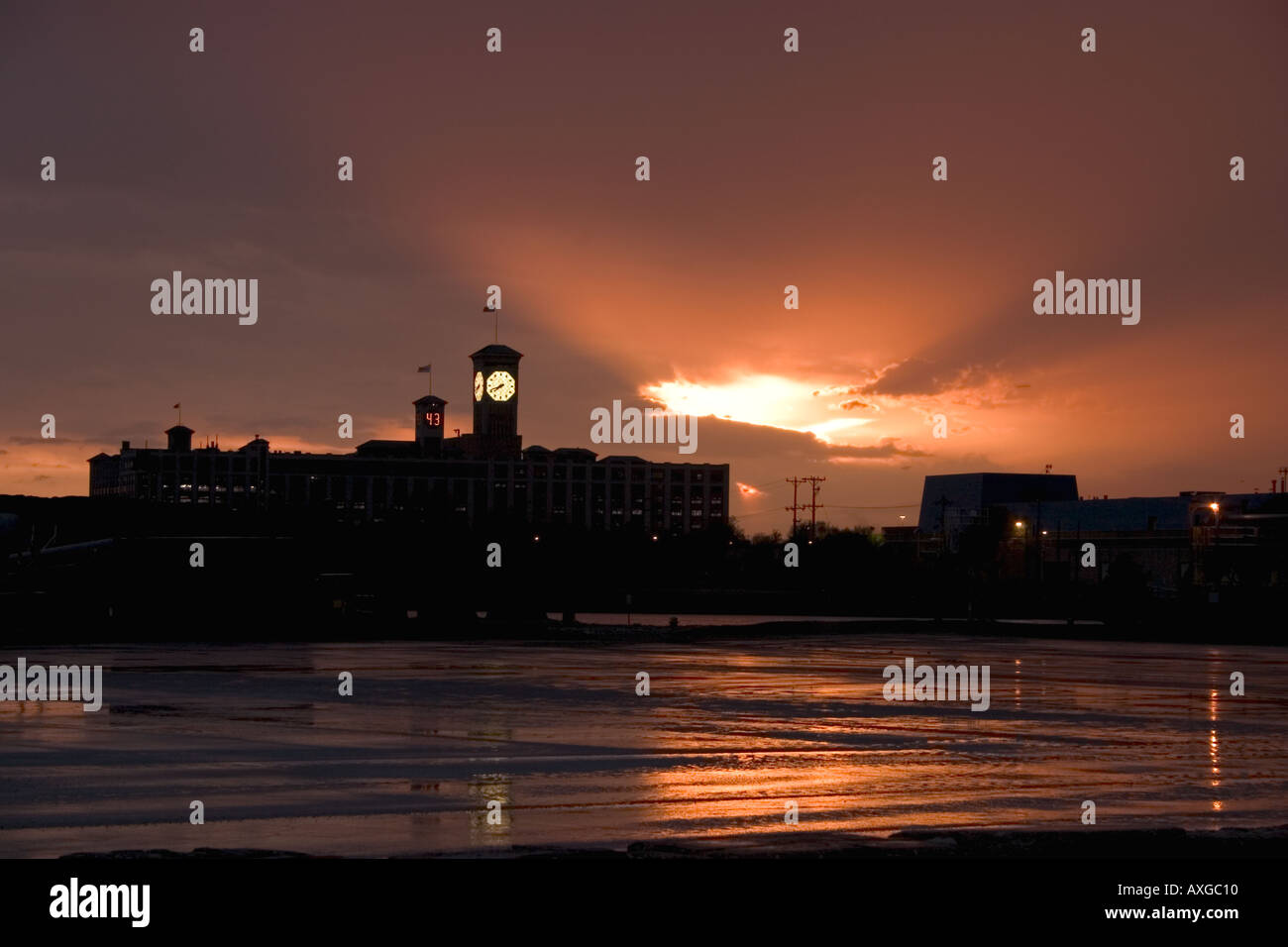 Worlds largest four faced hires stock photography and images Alamy