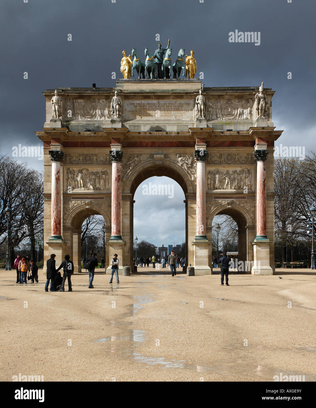Paris, Louvre, Arc de Triomphe du Carrousel vor dem Louvre, Blick nach Westen Stock Photo