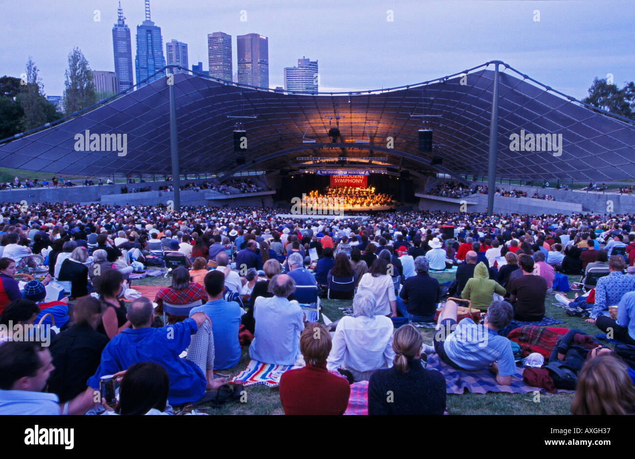 Melbourne Symphony Orchestra in twilight concert Sidney Myer Music Bowl