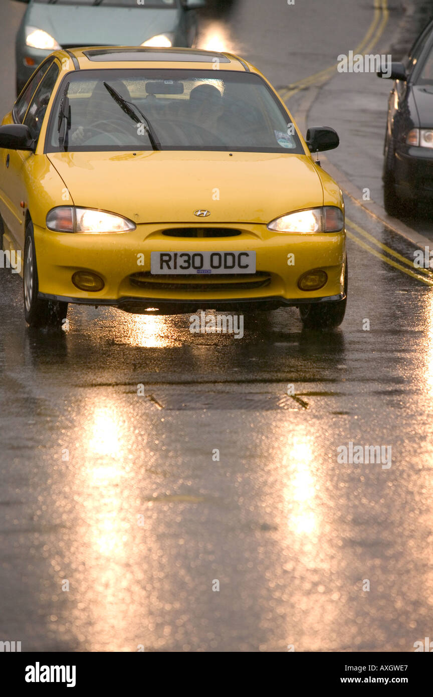 Car in rain hi-res stock photography and images - Alamy