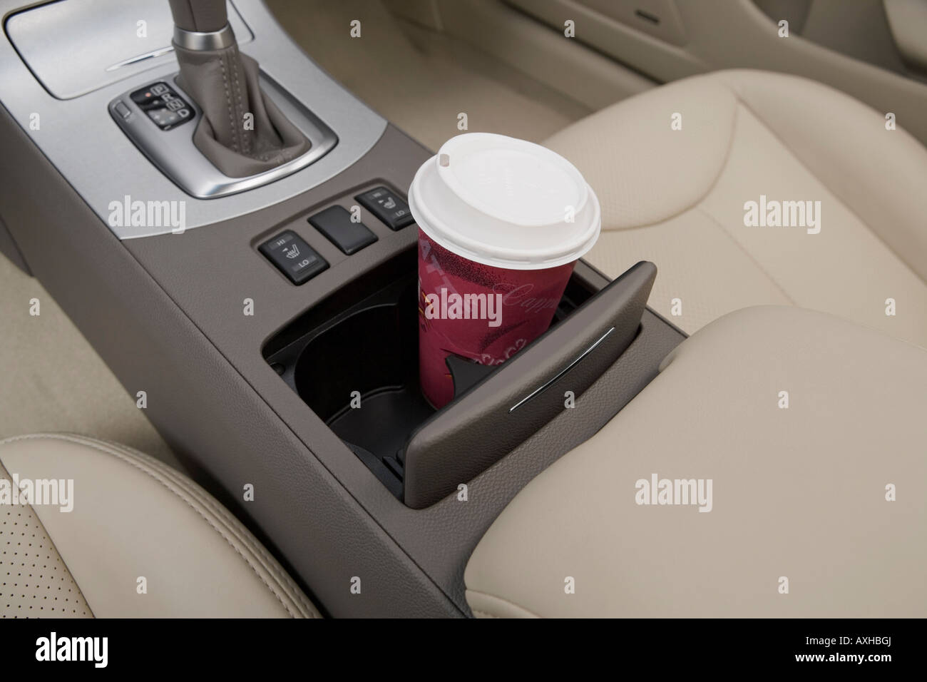 2008 Infiniti G Coupe G37 Journey in White Cup Holder with Prop Stock