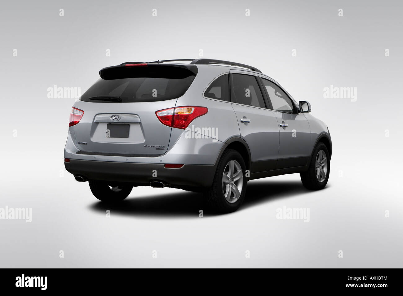 2008 Hyundai Veracruz Limited in Gray - Rear angle view Stock Photo - Alamy