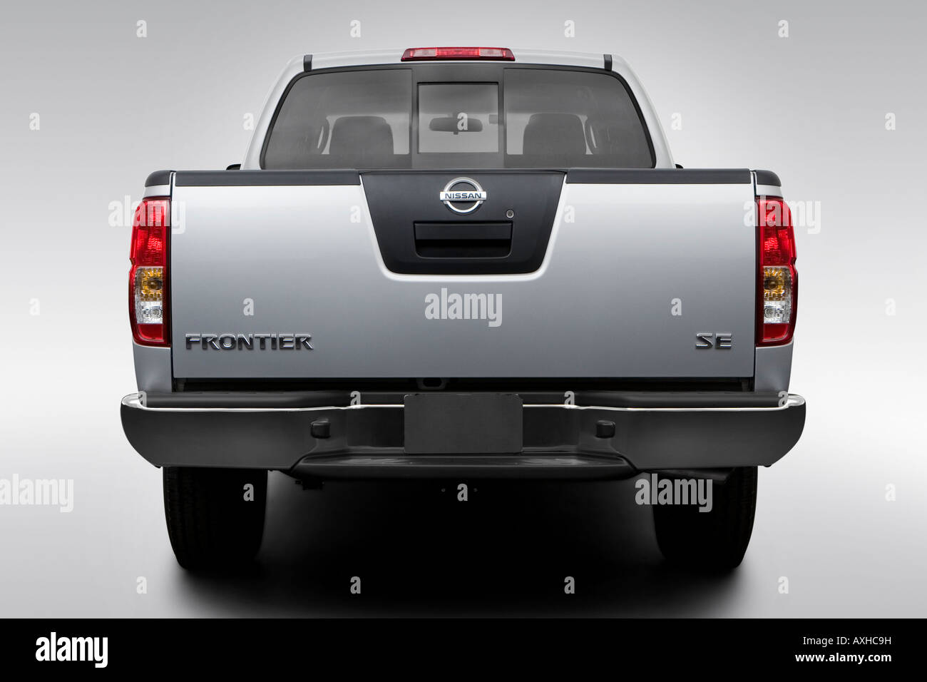 2008 Nissan Frontier SE in Gray - Low/Wide Rear Stock Photo - Alamy