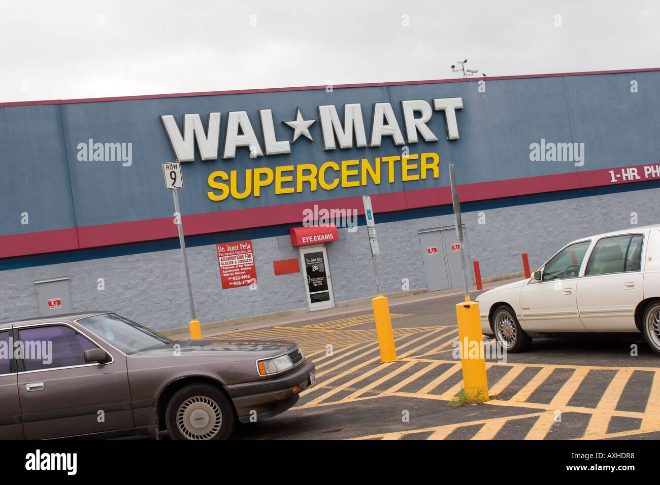 Walmart store texas hi-res stock photography and images - Alamy