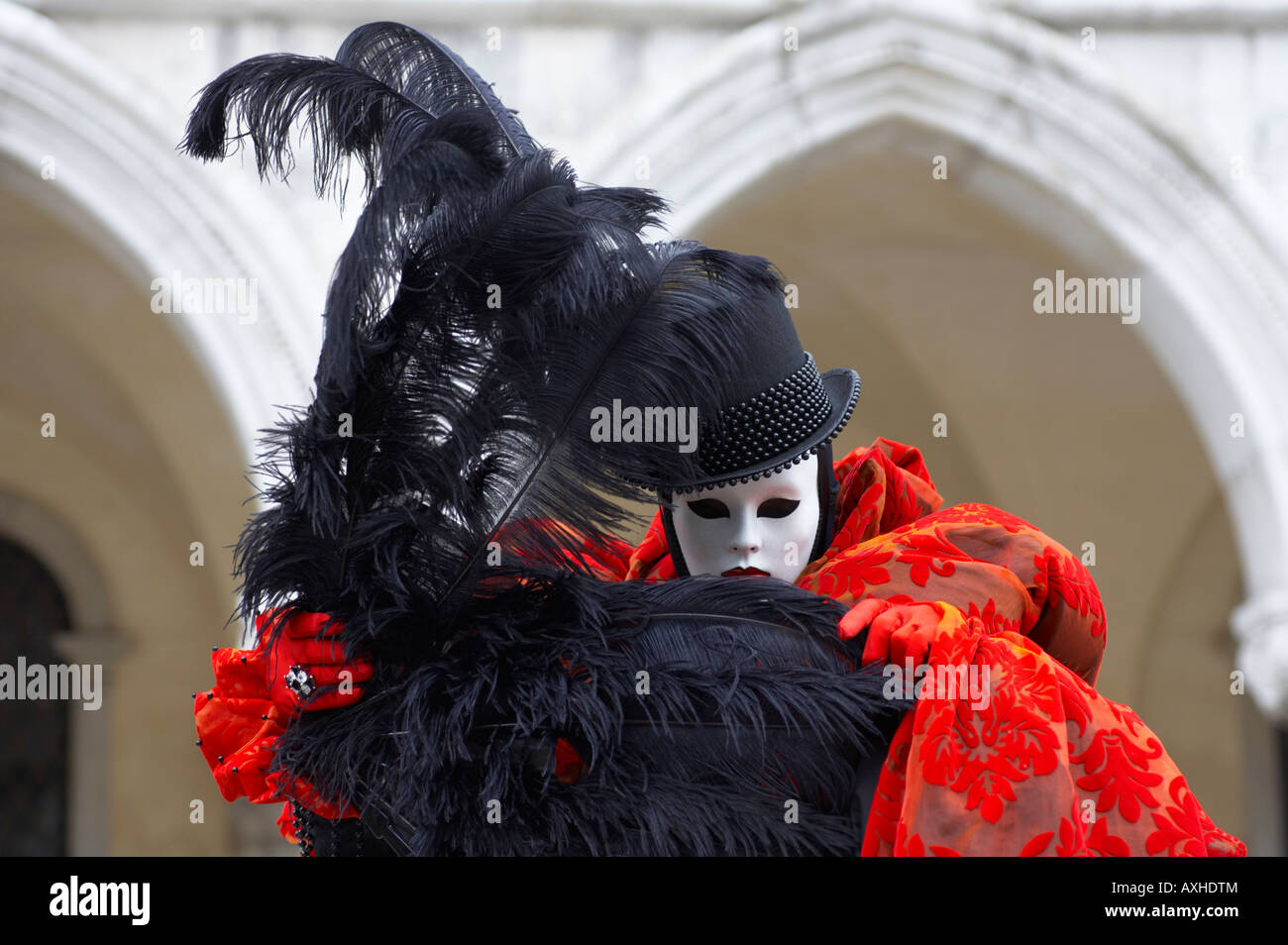 Venice costume mask hi-res stock photography and images - Alamy