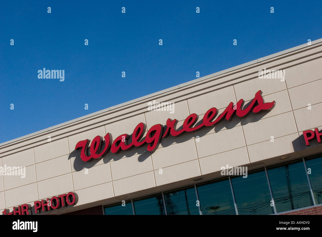 Walgreen hires stock photography and images Alamy