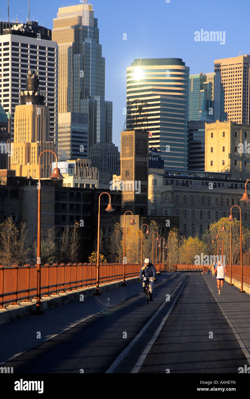 James j hill stone arch bridge hi-res stock photography and images - Alamy