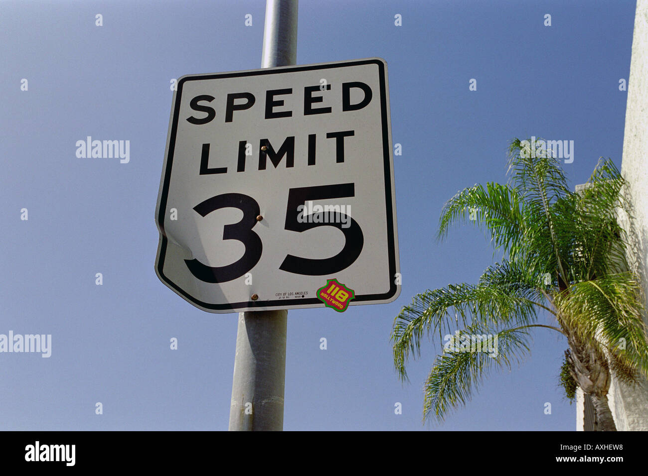 Speed limit 35 mph hi-res stock photography and images - Alamy