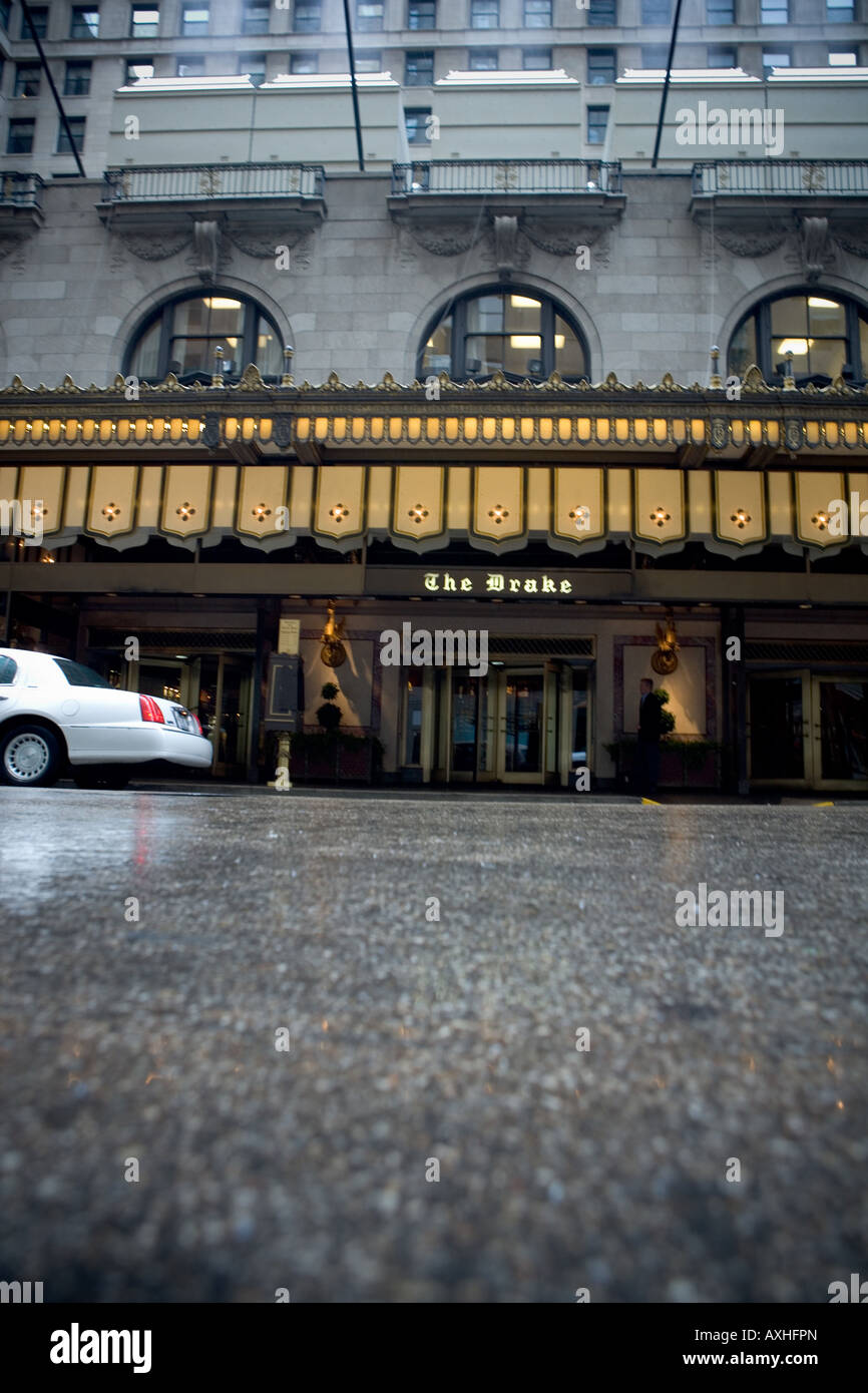 the Drake hotel in Chicago Stock Photo Alamy