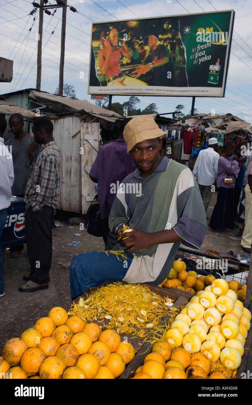 Tanzania Dar es Salaam market scene Stock Photo Alamy