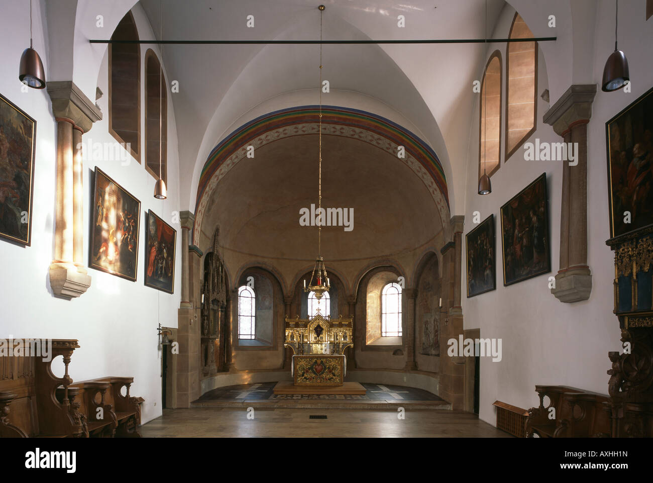 Bad Münstereifel, ehemalige Stiftskirche St. Chrysanthus und Daria, Blick in den Chor Stock Photo
