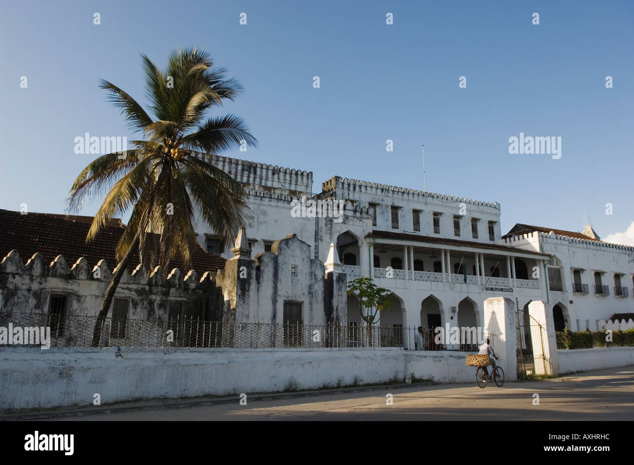 Palace museum stone town zanzibar hi-res stock photography and images ...