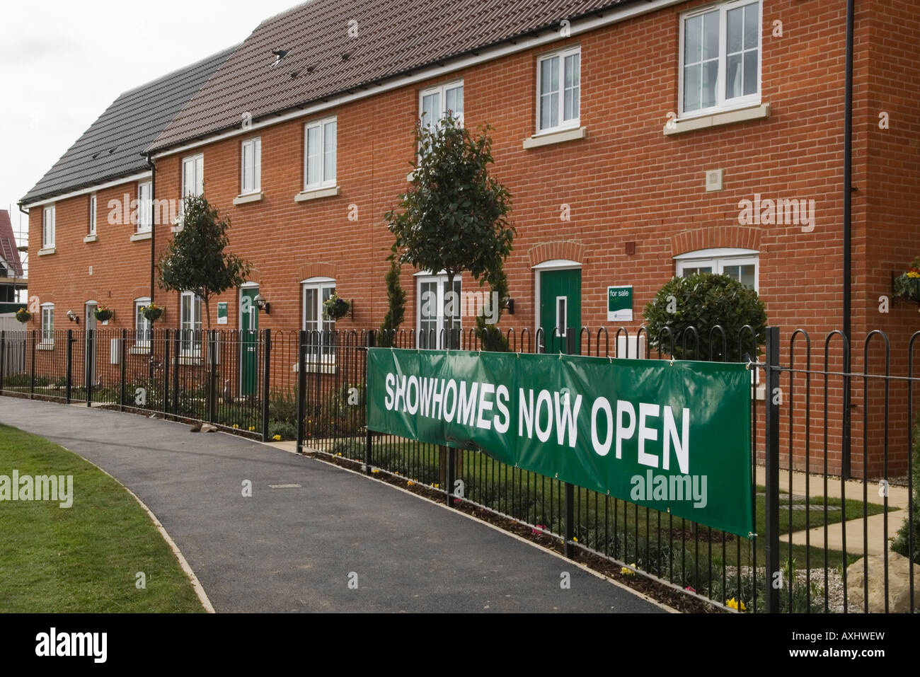 Show homes UK. Affordable housing Showhomes Now Open sign at Foresthall Park, Hertfordshire Near Bishop Stortford, England  2000s 2008 SYKES Stock Photo