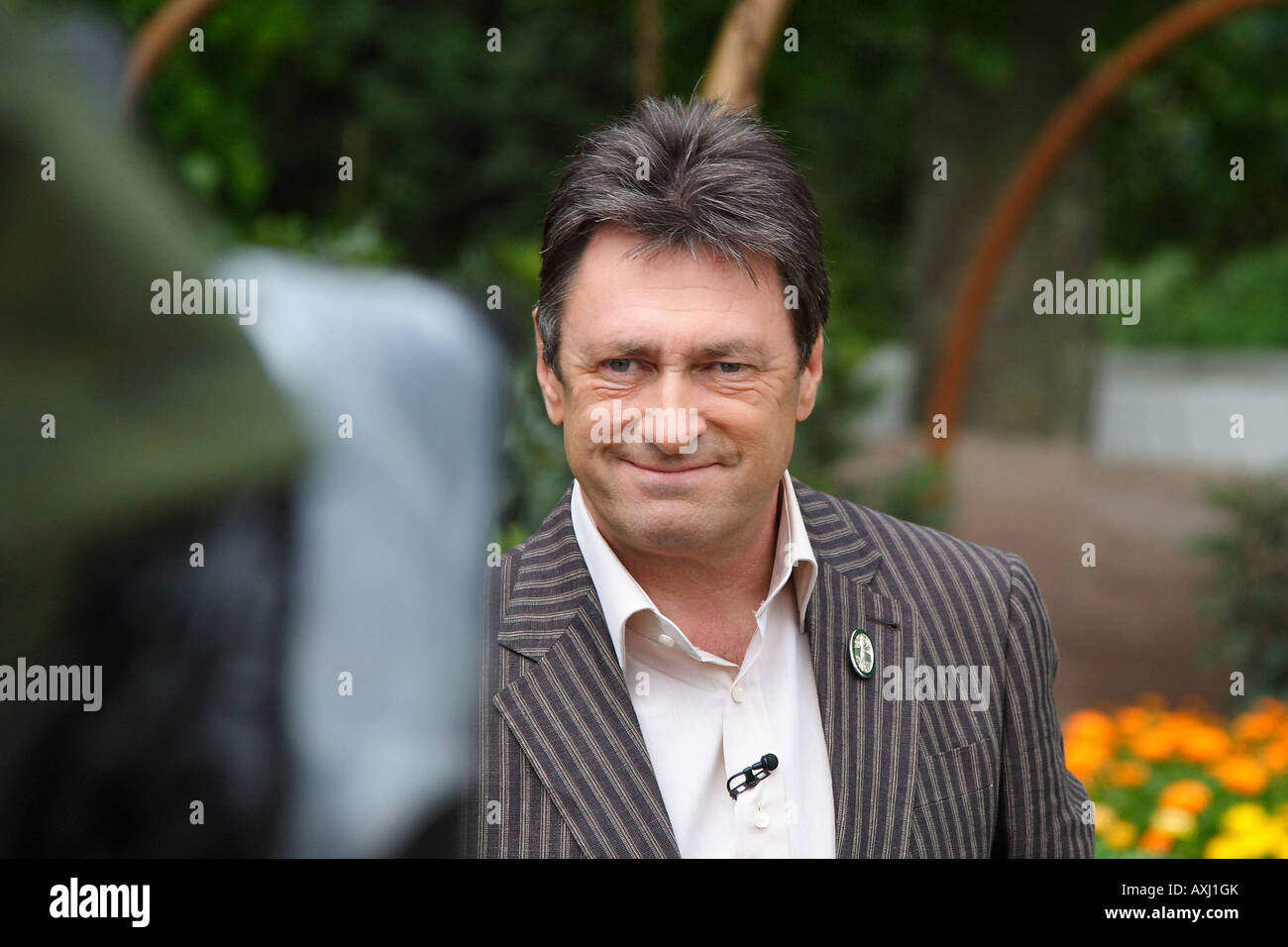 Alan Titchmarsh making TV programme Stock Photo