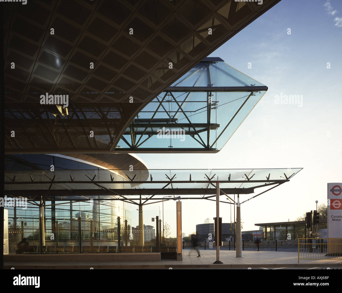 Canada water underground station hi-res stock photography and images ...