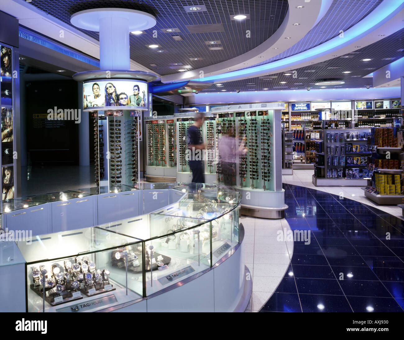 Stansted airport duty free shop hi-res stock photography and images