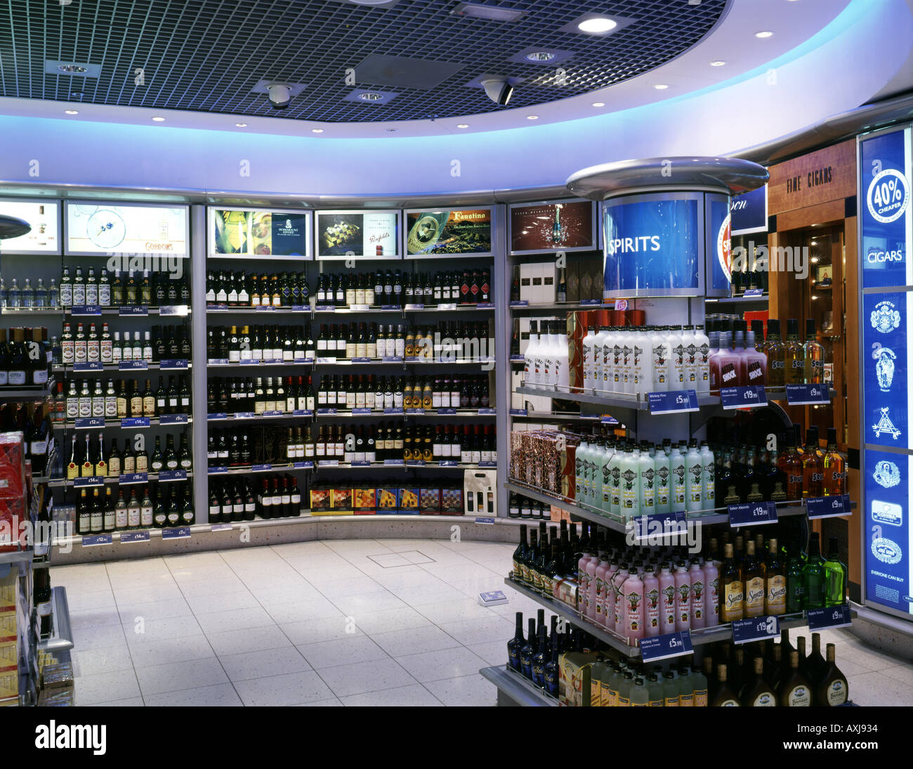 WORLD DUTY FREE SHOP STANSTED AIRPORT Stock Photo Alamy WORLD DUTY FREE SHOP STANSTED AIRPORT Stock Photo Alamy