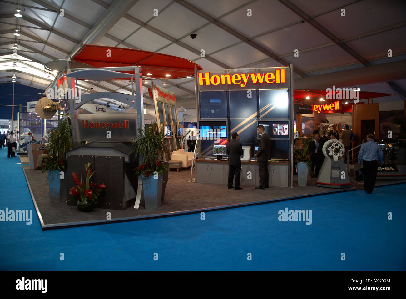 Honeywell exhibition display trade stand at Farnborough International Airshow July 2006 Honeywell stand Stock Photo