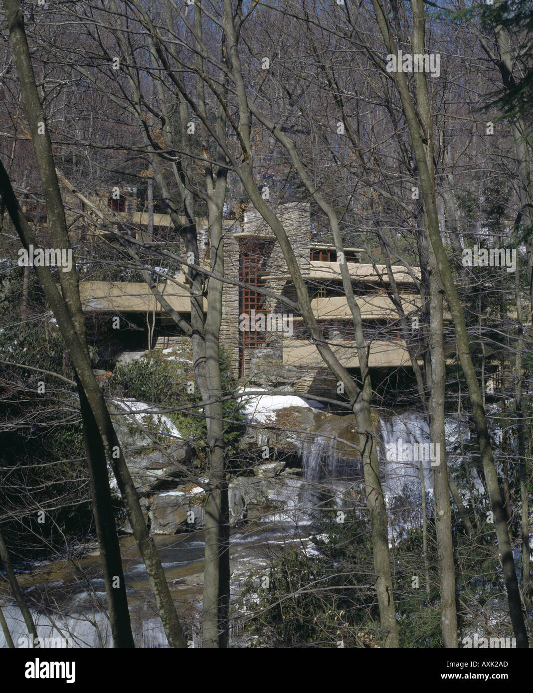 Falling water house hi-res stock photography and images - Alamy