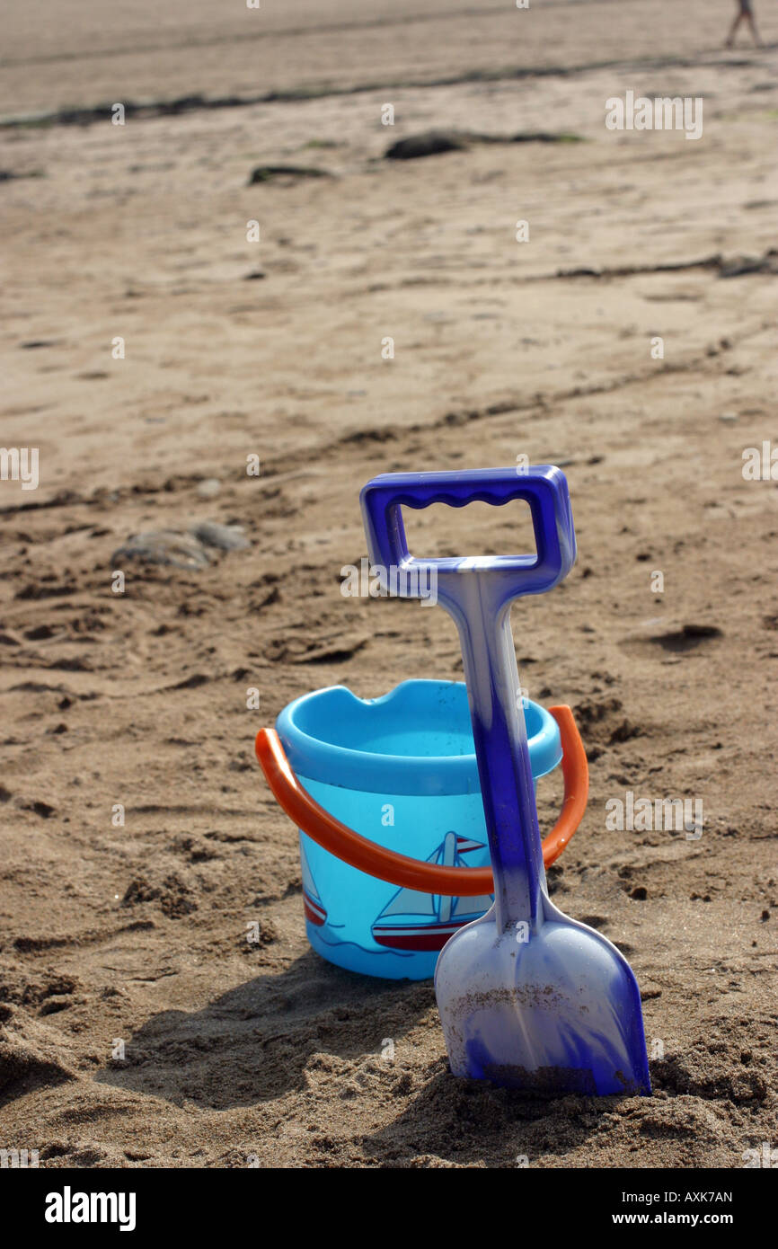 Bucket spade beach hires stock photography and images Alamy