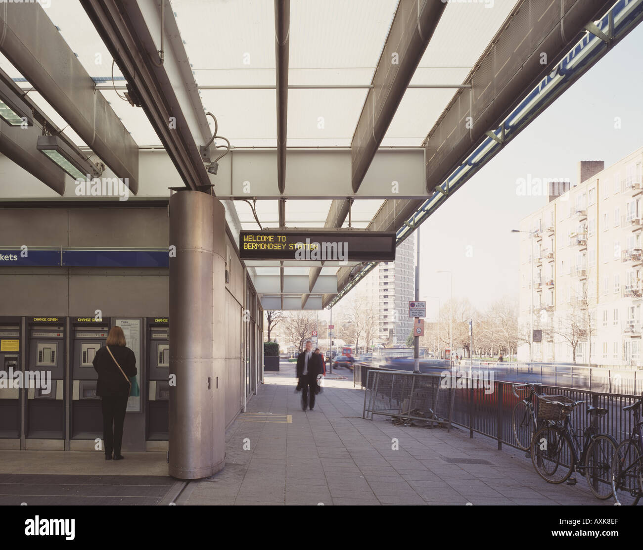 BERMONDSEY UNDERGROUND STATION JUBILEE LINE Stock Photo Alamy