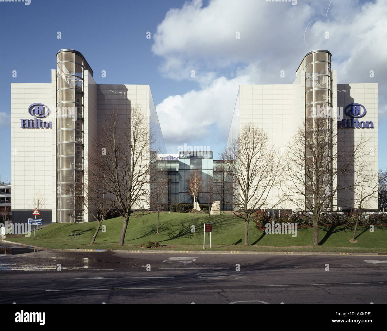 HILTON LONDON HOTEL SOUTH TERMINAL GATWICK AIRPORT Stock Photo Alamy