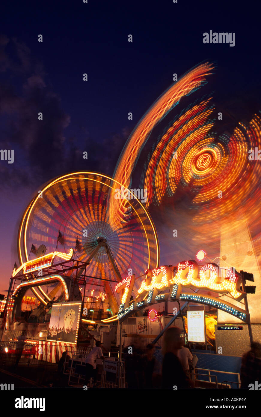 MIDWAY RIDES AT THE MINNESOTA STATE FAIR IN ST. PAUL, MINNESOTA. LATE ...