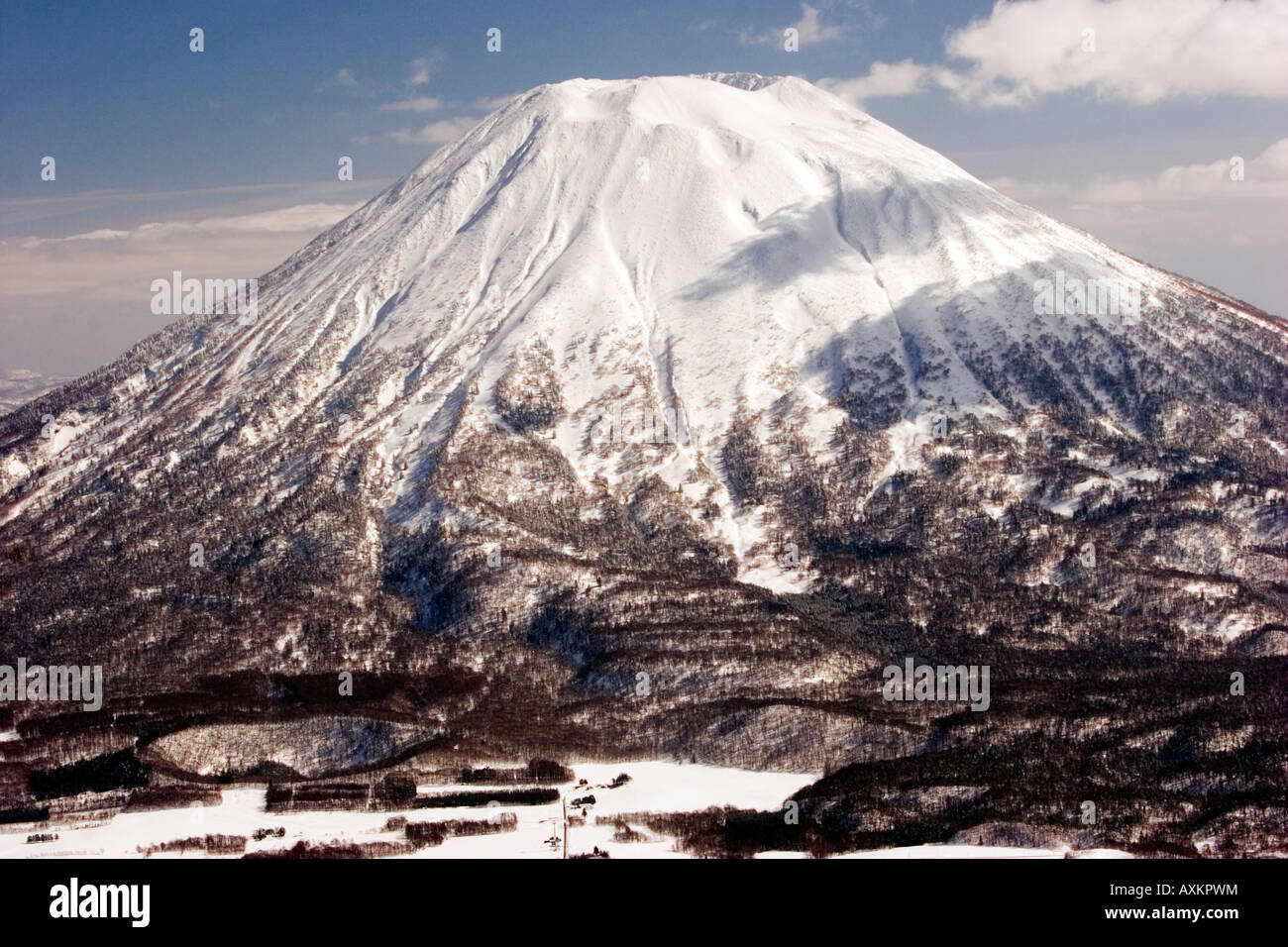 View On The Top Of The Vulcano Mount Yotei From Niseko Annupuri Hoikkaido Japan Stock Photo Alamy View On The Top Of The Vulcano Mount Yotei From Niseko Annupuri Hoikkaido Japan Stock Photo Alamy