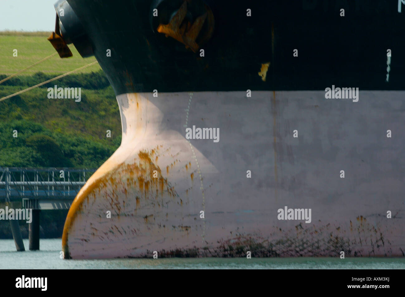 Detail of bow of Oil tanker in Milford haven estuary Stock Photo Alamy